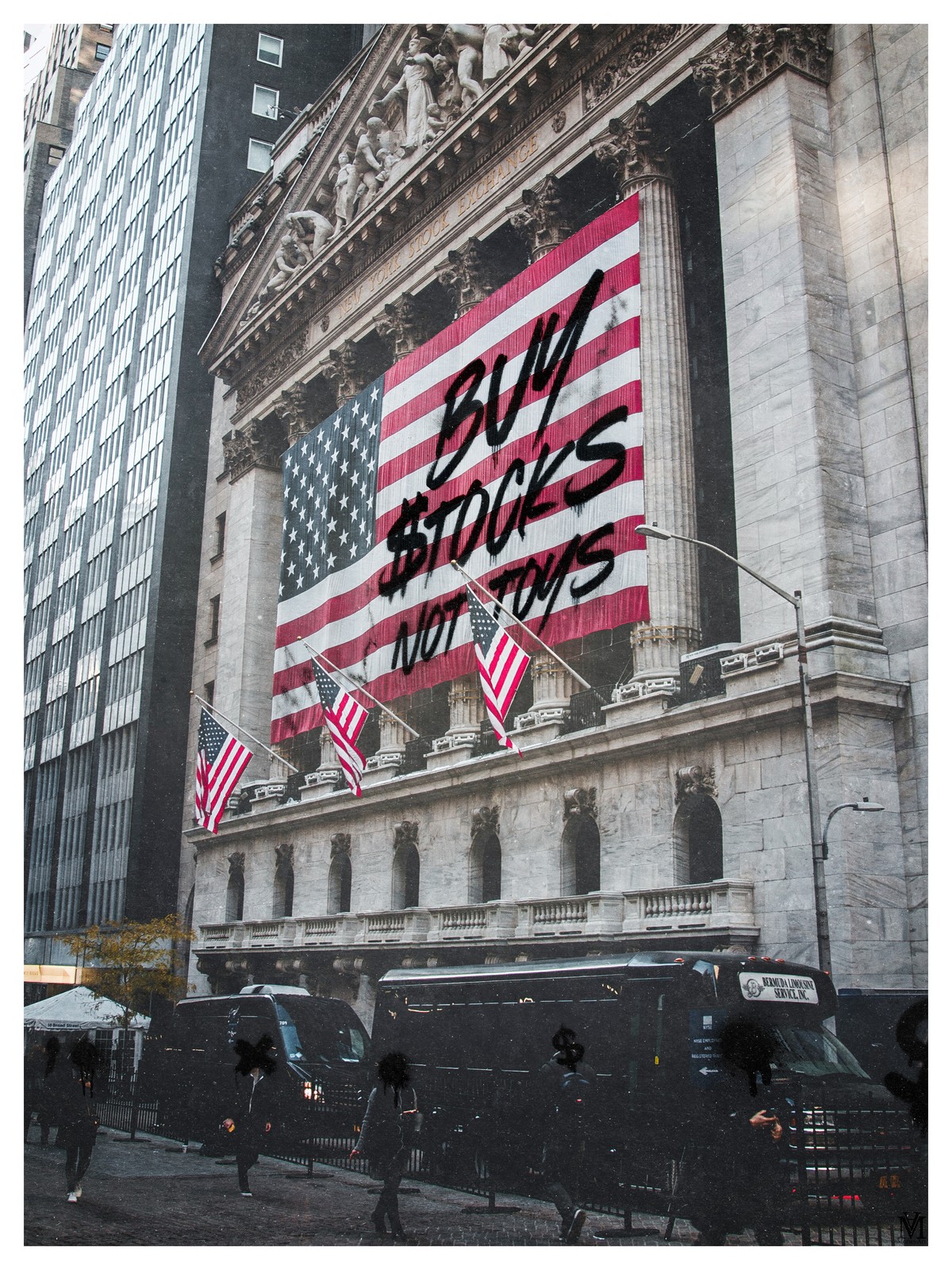 Originalmotiv Buy Stocks Not Toys: die New Yorker Börse mit amerikanischer Flagge und dem Schriftzug Buy Stocks Not Toys